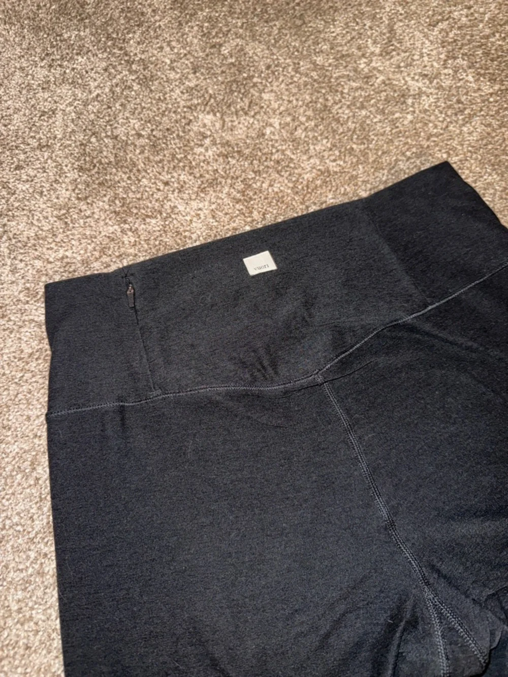 Vuori High-Waist Leggings - Picture 3 of 5